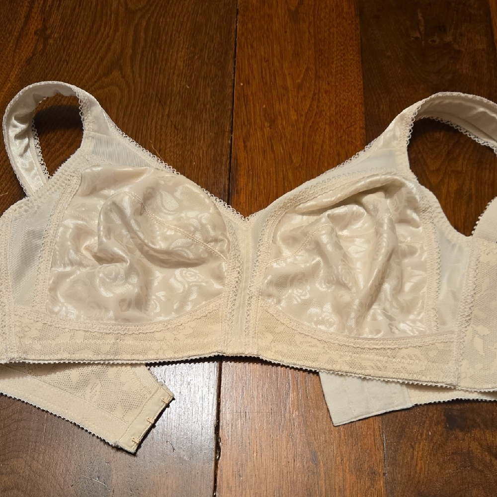 Playtex 38C 4603 Cream Bra Wireless